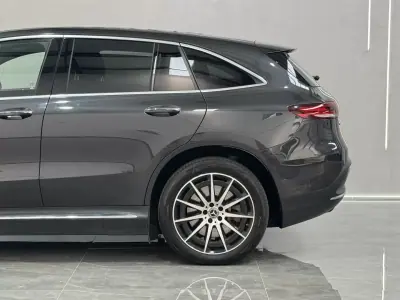 Mercedes-Benz EQC 400 2020 - 33990 EUR, 130000 km - AUTO.MOTO.pt - 130000km - foto 11 de 39