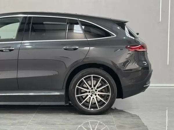 Mercedes-Benz EQC 400 2020 - 33990 EUR, 130000 km - AUTO.MOTO.pt - 130000km - foto 11 de 39