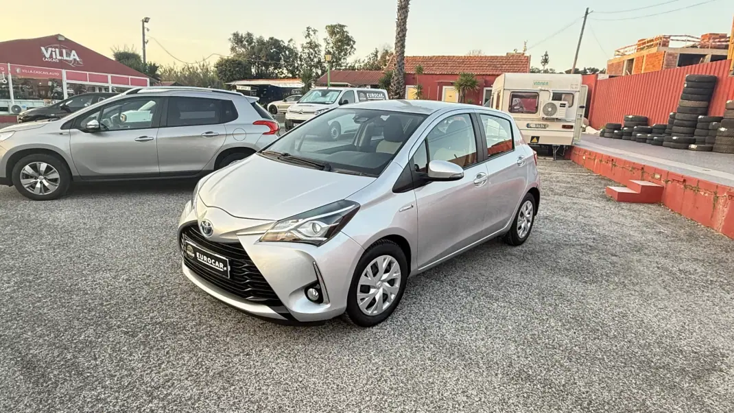 Toyota Yaris 2019 - 13880 EUR, 116435 km - AUTO.MOTO.pt - 116435km - foto 2 de 33