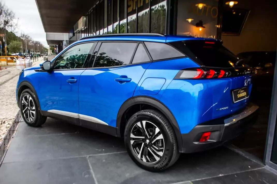 Peugeot e-2008 2021 - 20850 EUR, 60050 km - AUTO.MOTO.pt - 60050km - foto 3 de 44