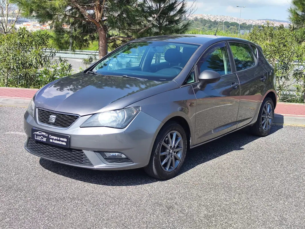 SEAT Ibiza 2015 - 8480 EUR, 179000 km - AUTO.MOTO.pt - 179000km - foto 1 de 36