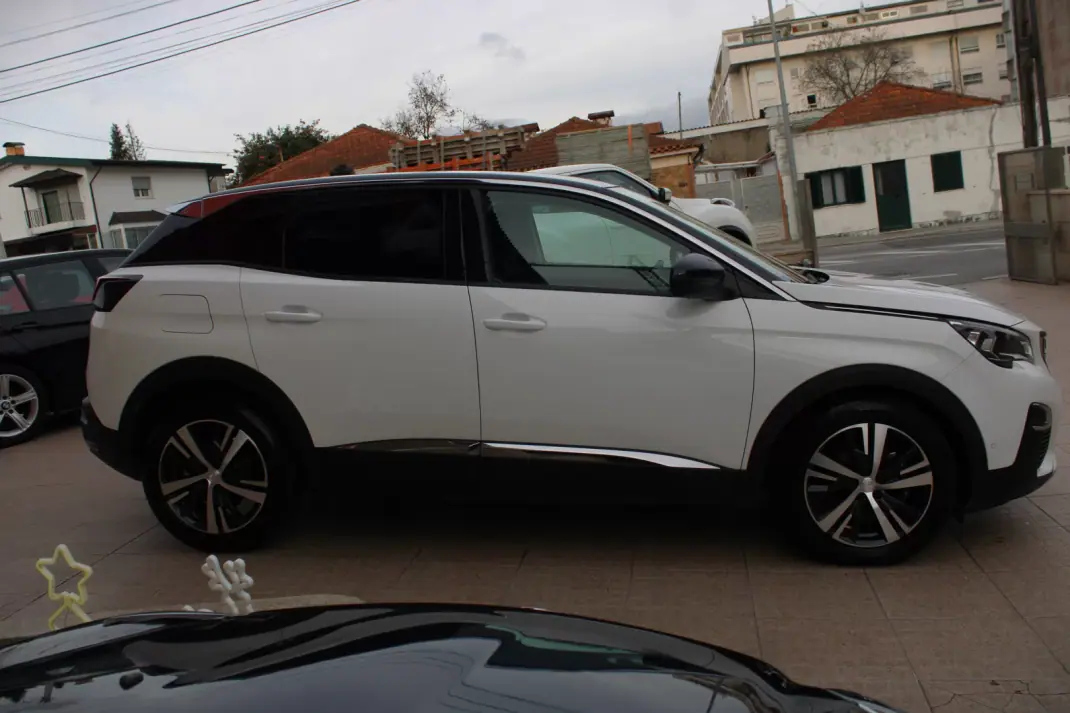Peugeot 3008 2018 - 16990 EUR, 138000 km - AUTO.MOTO.pt - 138000km - foto 4 de 26