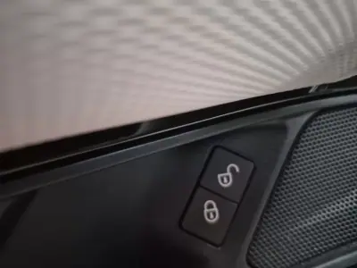 Land Rover Discovery Sport 2020 - 33900 EUR, 60481 km - AUTO.MOTO.pt - 60481km - foto 48 de 58