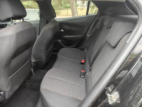 Peugeot 2008 2020 - 15990 EUR, 75500 km - AUTO.MOTO.pt - 75500km - foto 14 de 35