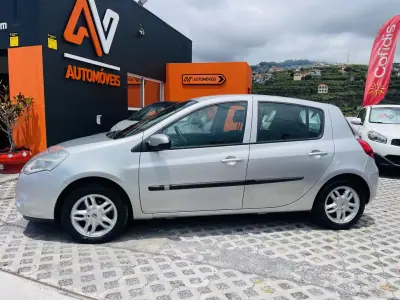Renault Clio 2008 - 6950 EUR, 171590 km - AUTO.MOTO.pt - 171590km - foto 4 de 12