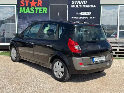 Renault Scénic 2004 - 4350 EUR, 241305 km - AUTO.MOTO.pt - 241305km - foto 7 de 18