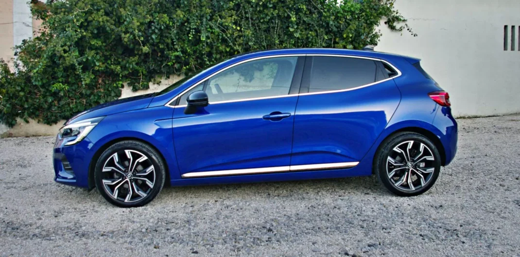 Renault Clio 2023 - 18900 EUR, 26048 km - AUTO.MOTO.pt - 26048km - foto 15 de 40