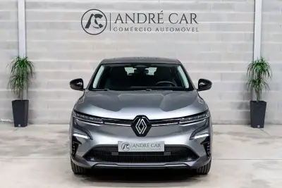 Renault Mégane E-Tech 2023 - 22450 EUR, 46780 km - AUTO.MOTO.pt - 46780km - foto 3 de 48