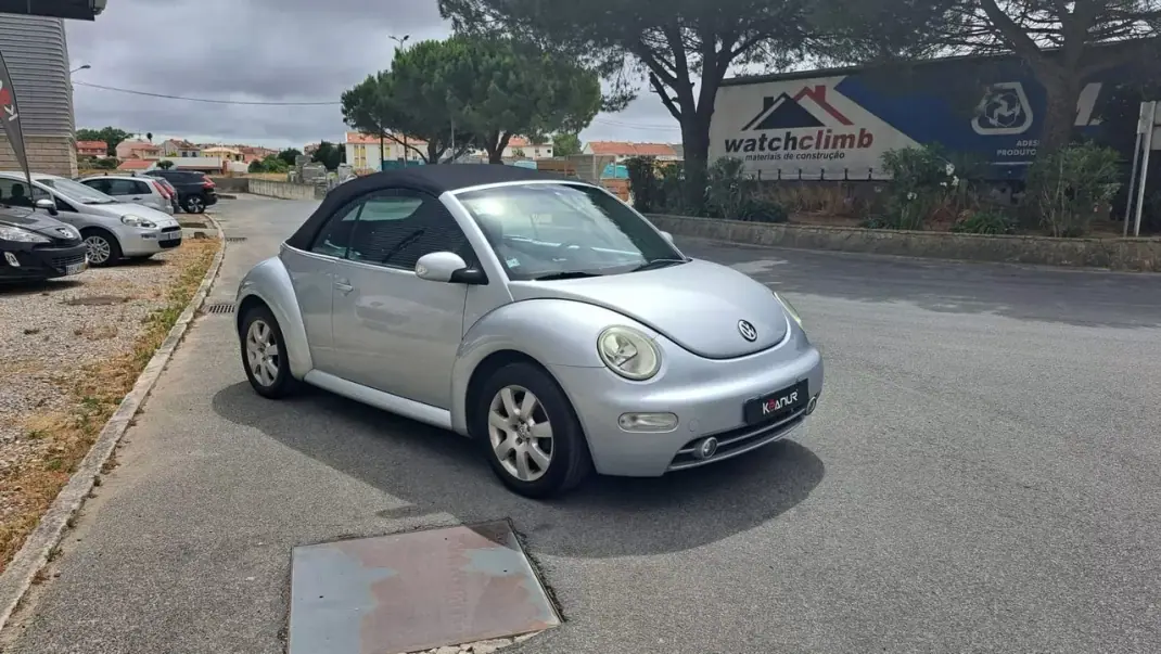 Volkswagen New Beetle Cabriolet 2004 - 9890 EUR, 127830 km - AUTO.MOTO.pt - 127830km - foto 16 de 48