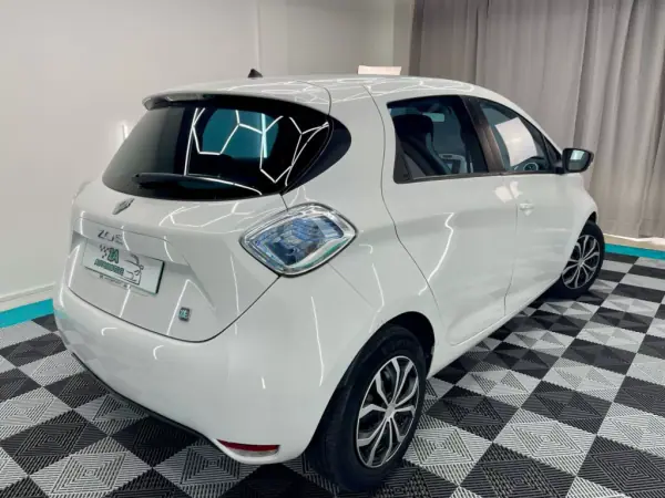 Renault Zoe 2016 - 8250 EUR, 23000 km - 23000km - foto 7 de 15