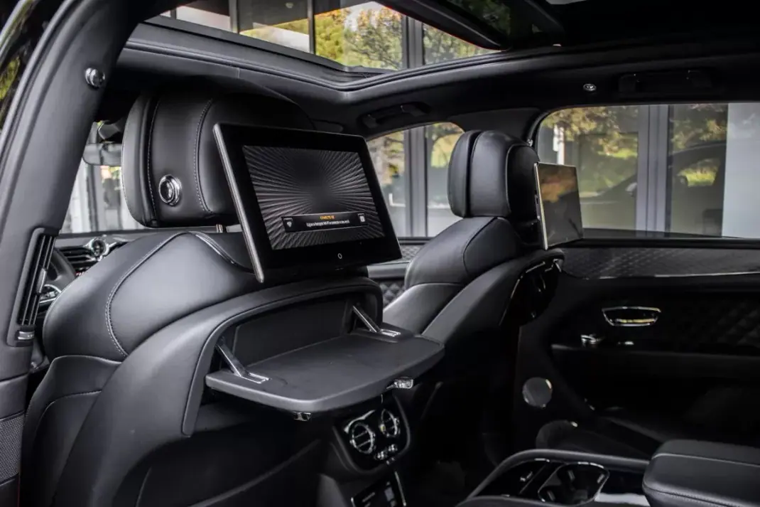 Bentley Bentayga 2022 - 210000 EUR, 70942 km - AUTO.MOTO.pt - 70942km - foto 38 de 57