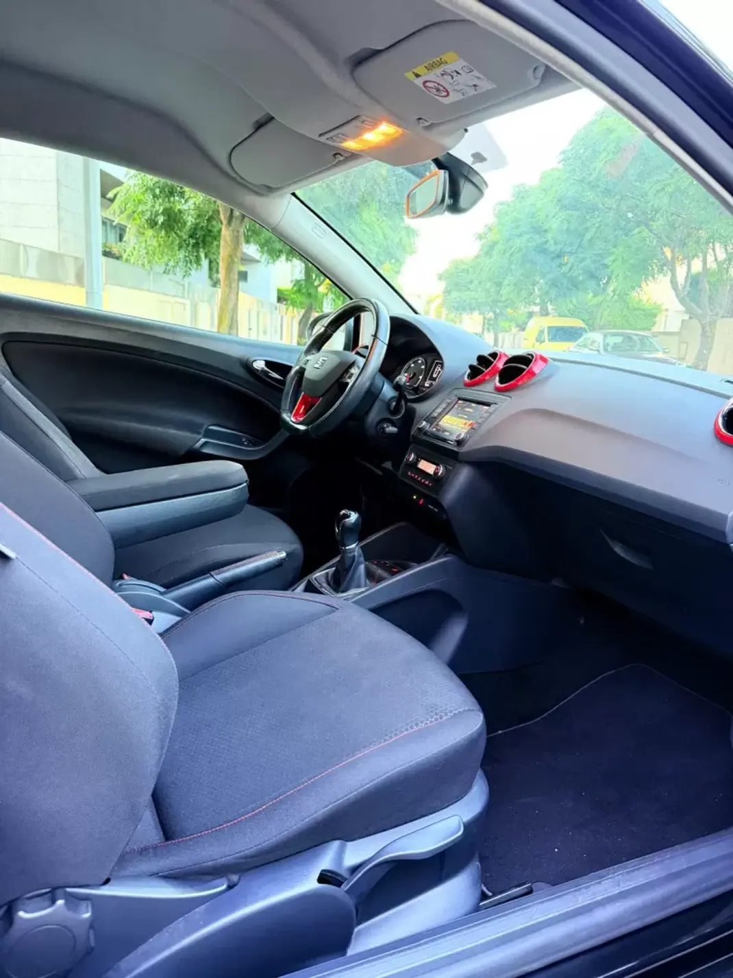 SEAT Ibiza 2016 - 9990 EUR, 124000 km - 124000km - foto 15 de 20