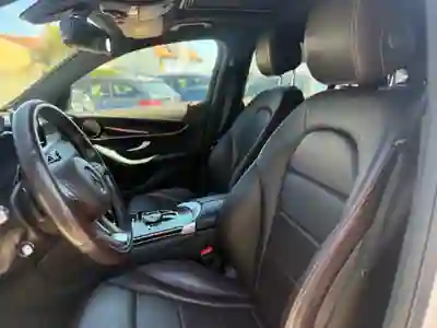 Mercedes-Benz GLC 250 2018 - 34000 EUR, 262000 km - AUTO.MOTO.pt - 262000km - foto 4 de 14