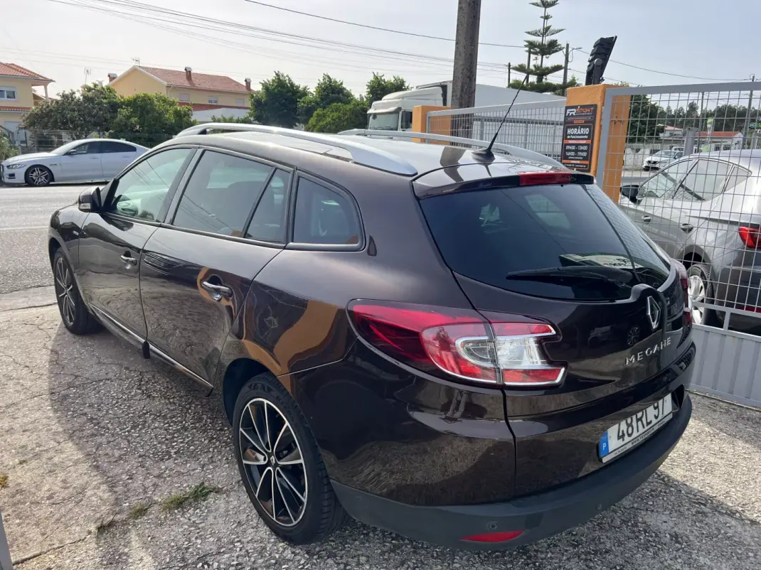 Renault Mégane Sport Tourer 2012 - 6450 EUR, 245827 km - AUTO.MOTO.pt - 245827km - foto 11 de 14