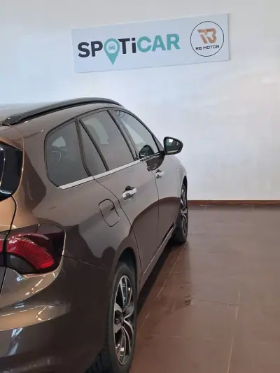 Fiat Tipo Station Wagon 2018 - 11900 EUR, 91900 km - AUTO.MOTO.pt - 91900km - foto 11 de 31