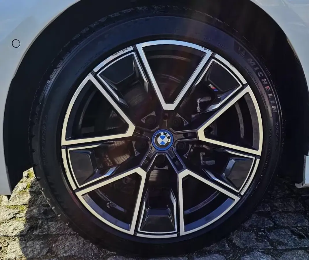 BMW 318 2020 - 28999 EUR, 100000 km - AUTO.MOTO.pt - 100000km - foto 24 de 35