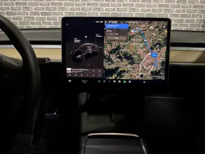 Tesla Model Y 2022 - 34900 EUR, 77000 km - AUTO.MOTO.pt - 77000km - foto 13 de 14