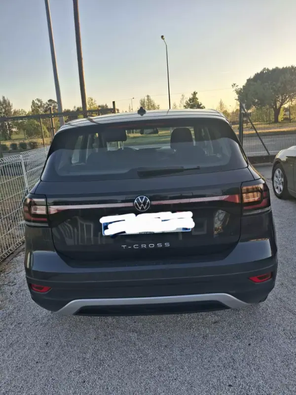 Volkswagen T-Cross 2021 - 21500 EUR, 39123 km - AUTO.MOTO.pt - 39123km - foto 11 de 23