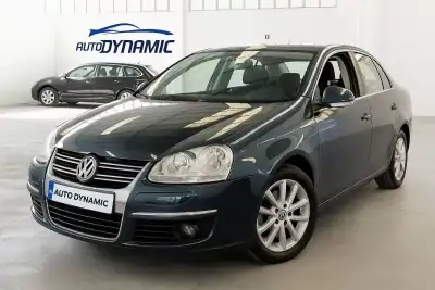 Volkswagen Jetta 2010 - 3900 EUR, 300000 km - AUTO.MOTO.pt - 300000km - foto 2 de 13
