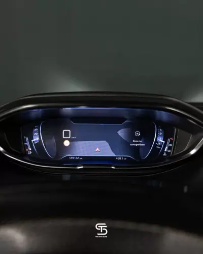 Peugeot 3008 2019 - 17950 EUR, 129000 km - AUTO.MOTO.pt - 129000km - foto 16 de 20