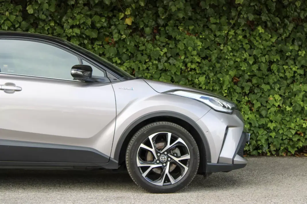 Toyota C-HR 2021 - 26900 EUR, 80500 km - 80500km - foto 5 de 18