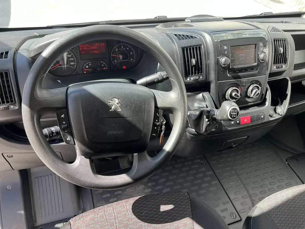 Peugeot 2020 - 16800 EUR, 177696 km - AUTO.MOTO.pt - 177696km - foto 9 de 21