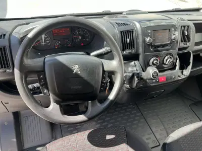 Peugeot 2020 - 16800 EUR, 177696 km - AUTO.MOTO.pt - 177696km - foto 9 de 21