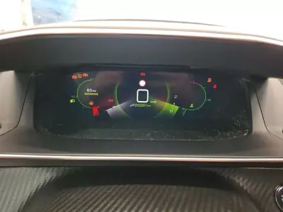 Peugeot 2008 2021 - 12750 EUR, 202291 km - AUTO.MOTO.pt - 202291km - foto 6 de 7