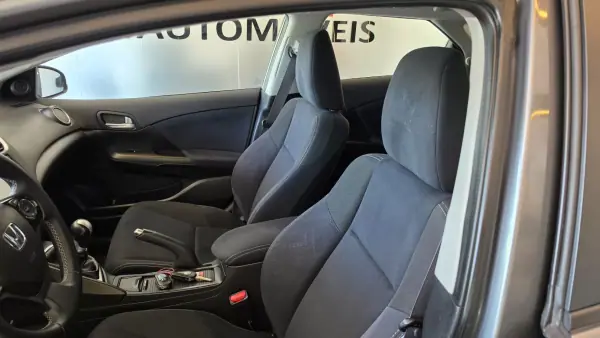 Honda Civic Tourer 2014 - 10750 EUR, 193536 km - AUTO.MOTO.pt - 193536km - foto 37 de 57