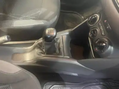 Peugeot 208 2013 - 6999 EUR, 195000 km - AUTO.MOTO.pt - 195000km - foto 32 de 35