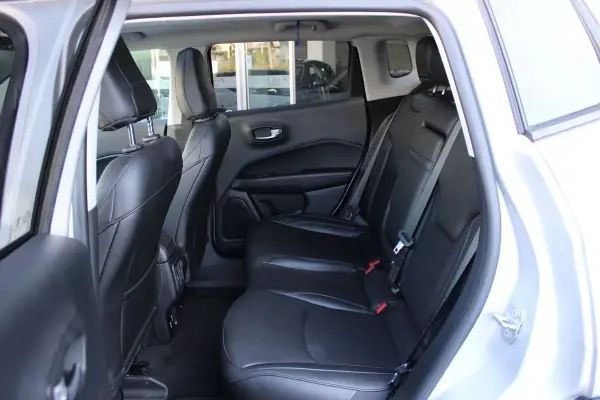 Jeep Compass 2020 - 19900 EUR, 99521 km - AUTO.MOTO.pt - 99521km - foto 5 de 19
