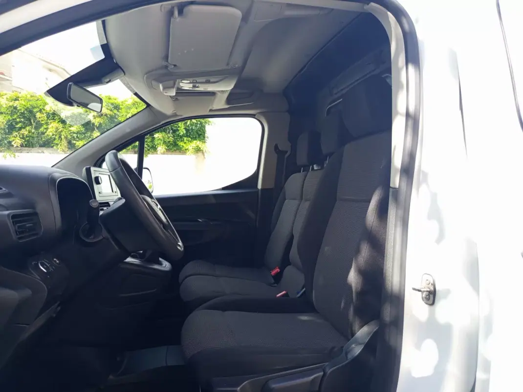Opel Combo 2021 - 13500 EUR, 82000 km - AUTO.MOTO.pt - 82000km - foto 14 de 20