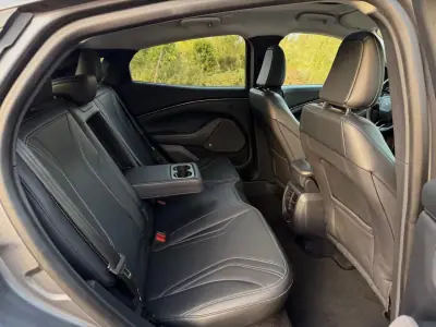 Ford Mustang Mach-E 2022 - 25900 EUR, 139000 km - AUTO.MOTO.pt - 139000km - foto 12 de 19