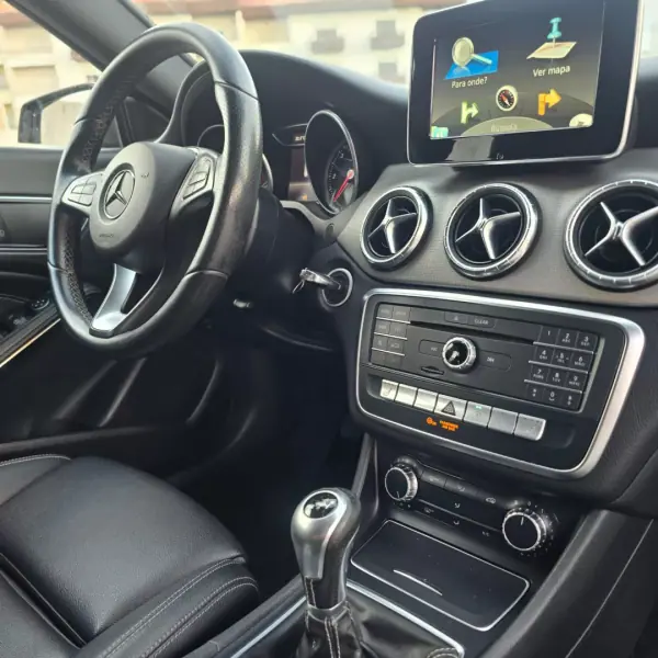Mercedes-Benz CLA 180 2017 - 18950 EUR, 184855 km - AUTO.MOTO.pt - 184855km - foto 14 de 24