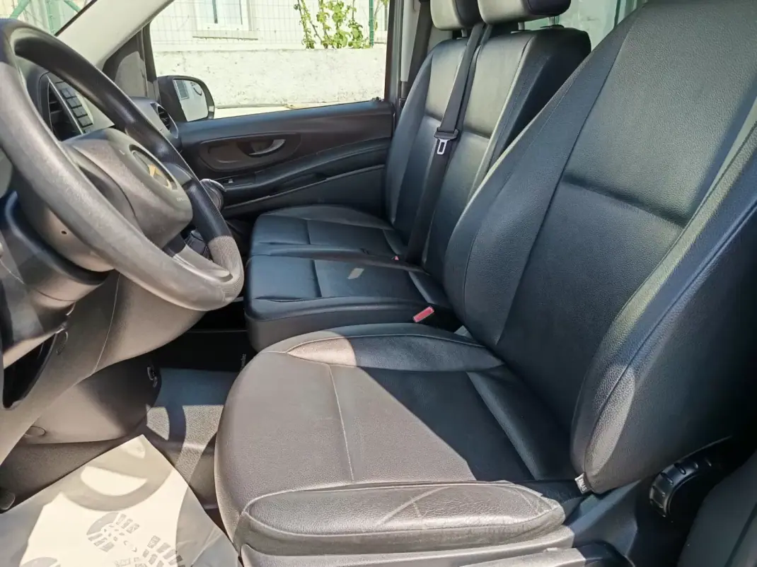Mercedes-Benz Vito Tourer 2018 - 20324 EUR, 210000 km - AUTO.MOTO.pt - 210000km - foto 5 de 9