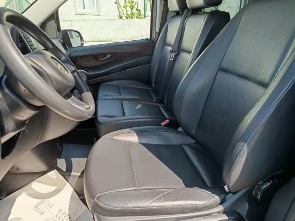 Mercedes-Benz Vito Tourer 2018 - 20324 EUR, 210000 km - AUTO.MOTO.pt - 210000km - foto 5 de 9