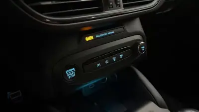 Ford Focus 2025 - 22990 EUR, 11701 km - AUTO.MOTO.pt - 11701km - foto 24 de 35