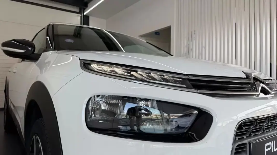 Citroën C4 Cactus 2020 - 10990 EUR, 176794 km - AUTO.MOTO.pt - 176794km - foto 6 de 27