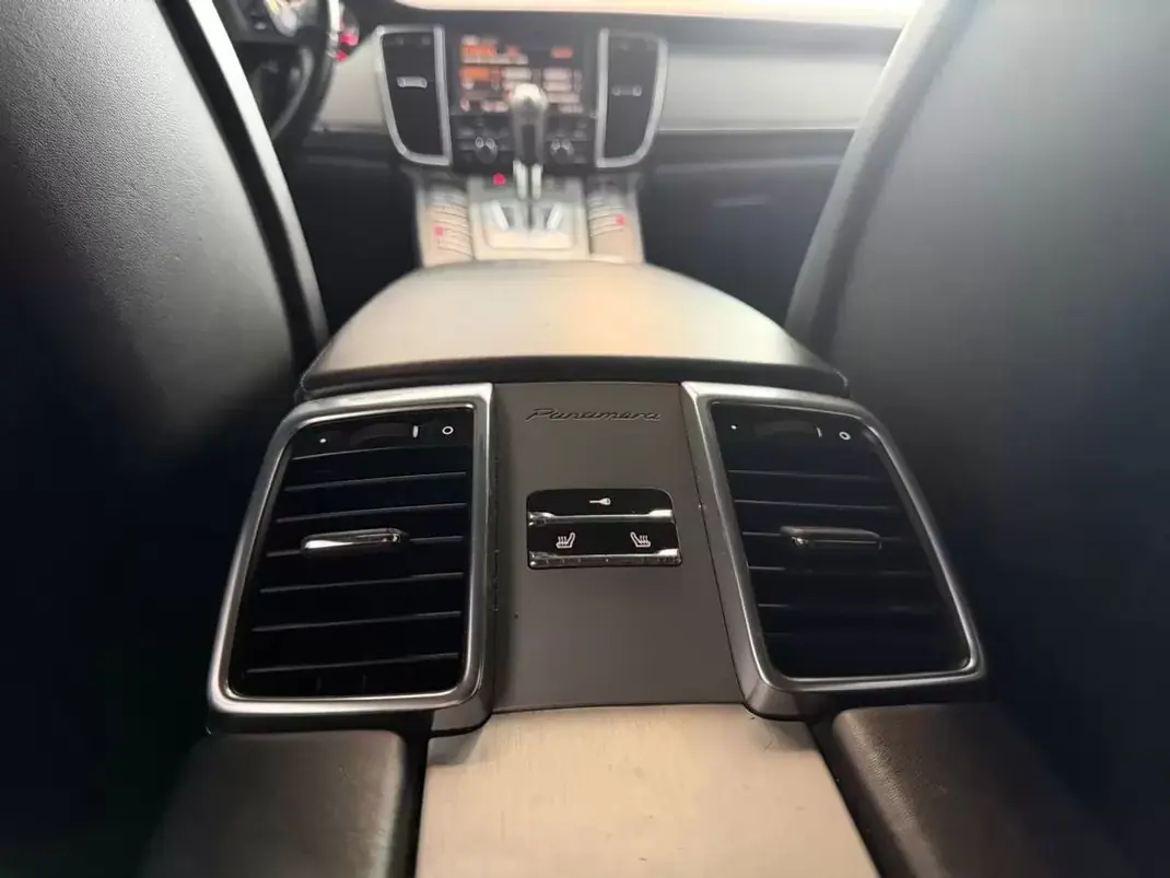 Porsche Panamera 2012 - 34990 EUR, 187000 km - AUTO.MOTO.pt - 187000km - foto 21 de 22