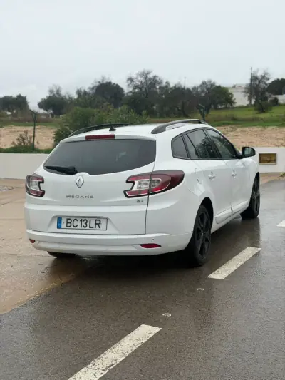 Renault Mégane 2019 - 9900 EUR, 175127 km - AUTO.MOTO.pt - 175127km - foto 4 de 9