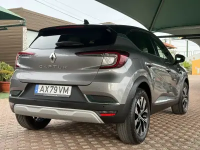 Renault Captur 2023 — foto 5 de 12
