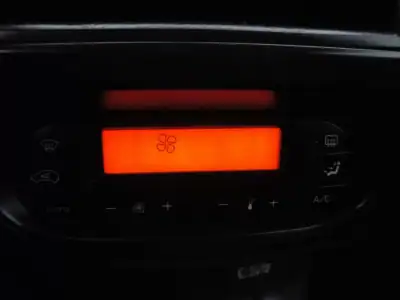 Citroën C2 2008 - 4500 EUR, 255000 km - AUTO.MOTO.pt - 255000km - foto 11 de 11