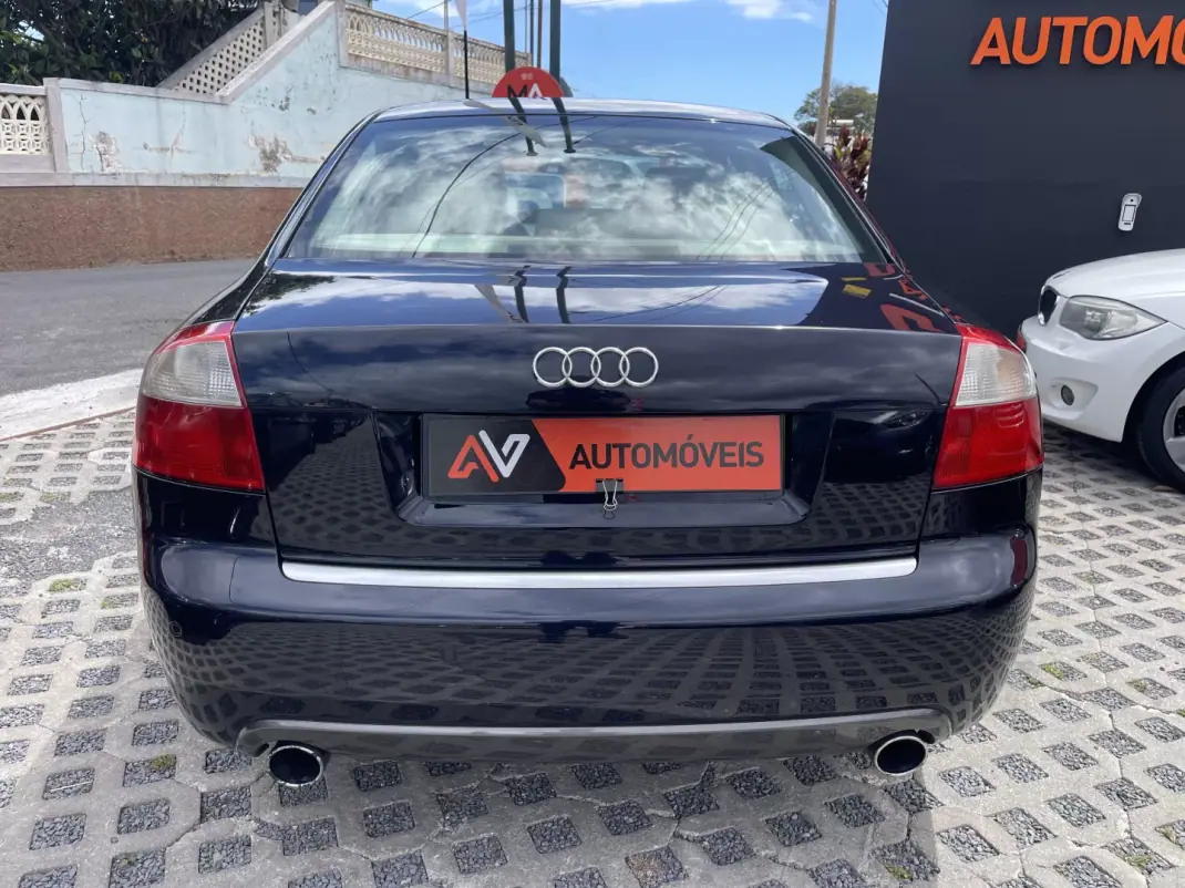 Audi A4 2003 - 7950 EUR, 277740 km - AUTO.MOTO.pt - 277740km - foto 6 de 13