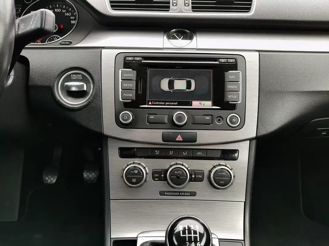 Volkswagen Passat 2012 - 8490 EUR, 296803 km - AUTO.MOTO.pt - 296803km - foto 23 de 27