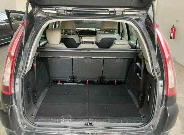 Citroën C4 Grand Picasso 2011 - 5900 EUR, 247000 km - AUTO.MOTO.pt - 247000km - foto 6 de 8