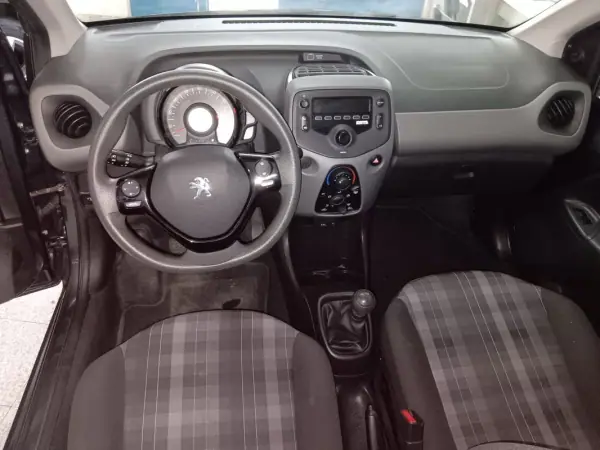 Peugeot 108 2019 - 9750 EUR, 95127 km - AUTO.MOTO.pt - 95127km - foto 9 de 12