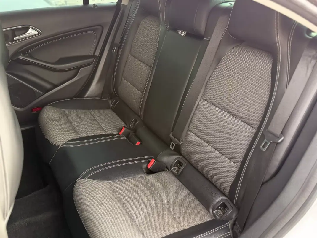 Mercedes-Benz CLA 200 2014 - 14500 EUR, 257000 km - 257000km - foto 11 de 14