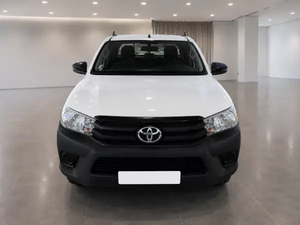 Toyota Hilux 2018 - 24390 EUR, 140000 km - AUTO.MOTO.pt - 140000km - foto 2 de 6