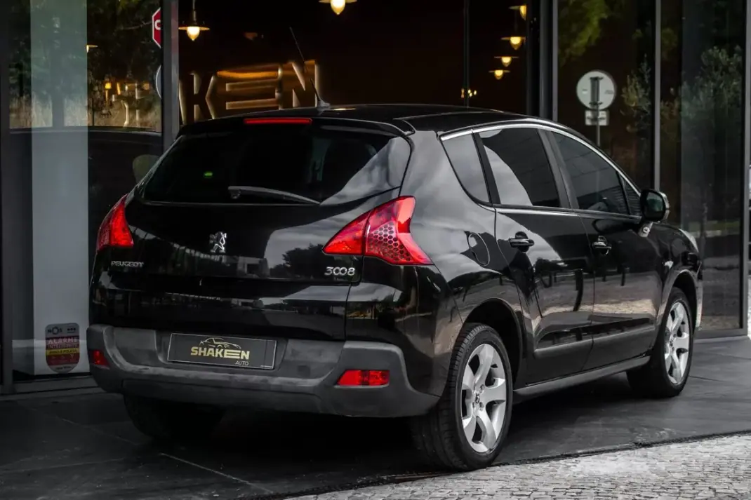 Peugeot 3008 2010 - 7490 EUR, 200623 km - AUTO.MOTO.pt - 200623km - foto 7 de 36