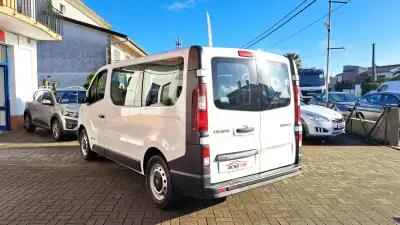 Renault Trafic Combi 1.6 DCI L1 H1 - 9 Lugares 2017 - 21900 EUR, 241154 km - AUTO.MOTO.pt - 241154km - foto 4 de 20